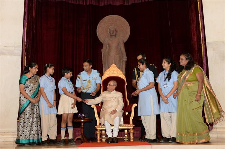 VISIT TO THE PRESIDENT OF INDIA ON RAKSHABANDHAN