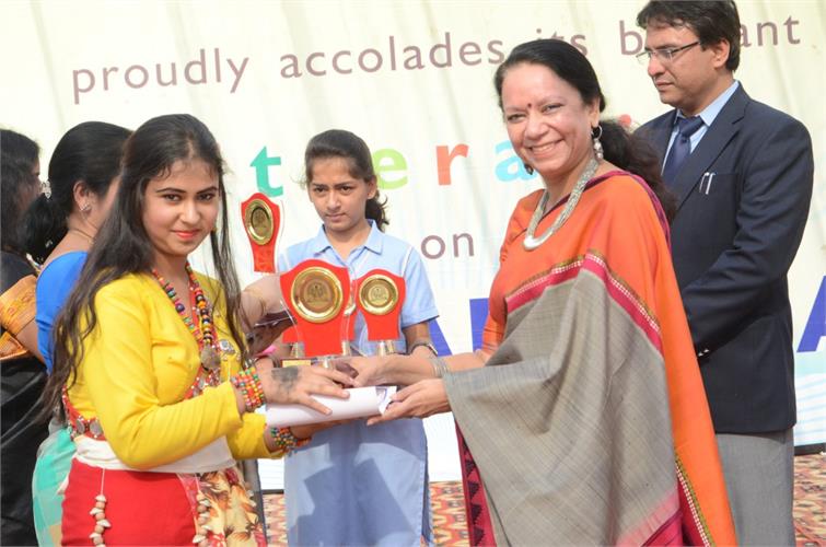 SCHOLARS DAY 2014 [SENIORS] - ALBUM IV